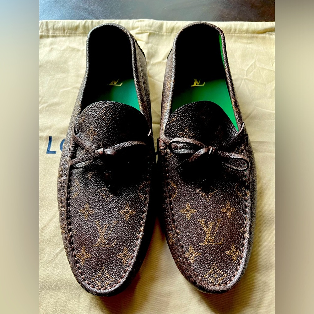 AUTHENTIC Louis Vuitton Driver Moccasin size 9